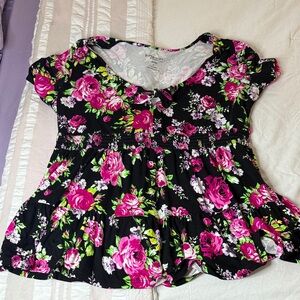 Torrid Super Soft Jersey Peplum- Pink and Black Floral Size 1
